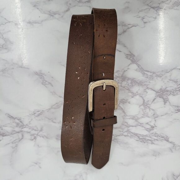 Faded Glory Vintage Women's Brown Leather Belt With Laser Cut Floral Design - Picture 2 of 10